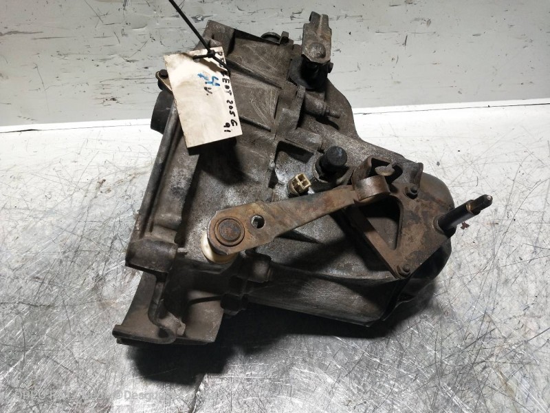 Recambio de caja cambios para peugeot 205 berlina 1.1 referencia OEM IAM 076605  
