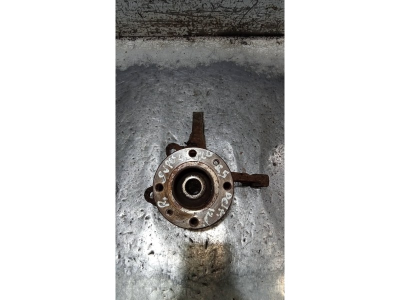 Recambio de mangueta delantera izquierda para renault 5 (b/c40) referencia OEM IAM   