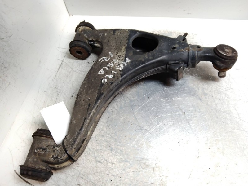 Recambio de brazo suspension inferior delantero izquierdo para mercedes clase c (w201) berlina 2.5 d turbo 190 (201.128) referen