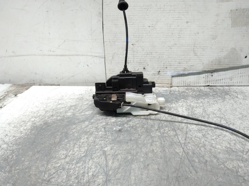 Recambio de motor cierre centralizado trasero izquierdo para kia cee´d 1.4 cat referencia OEM IAM   5P