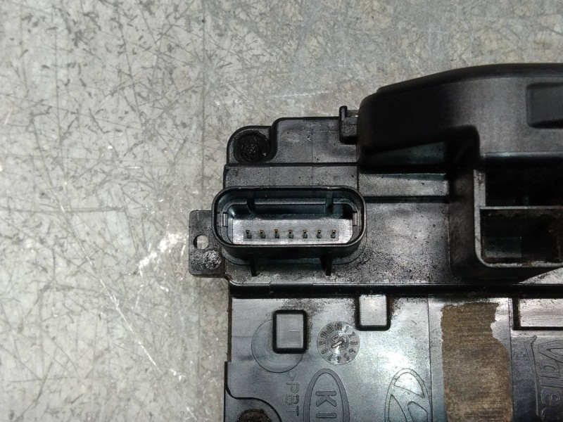 Recambio de motor cierre centralizado trasero izquierdo para kia cee´d 1.4 cat referencia OEM IAM   5P