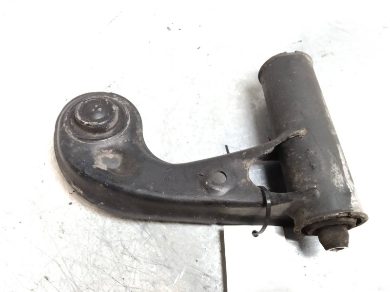 Recambio de brazo suspension inferior delantero izquierdo para mercedes clase c (w202) berlina 2.5 diesel cat referencia OEM IAM