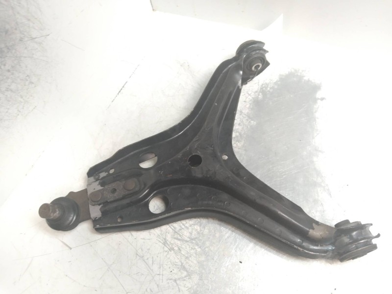 Recambio de brazo suspension inferior delantero derecho para audi 80/90 (893) 90 sport exklusiv referencia OEM IAM   
