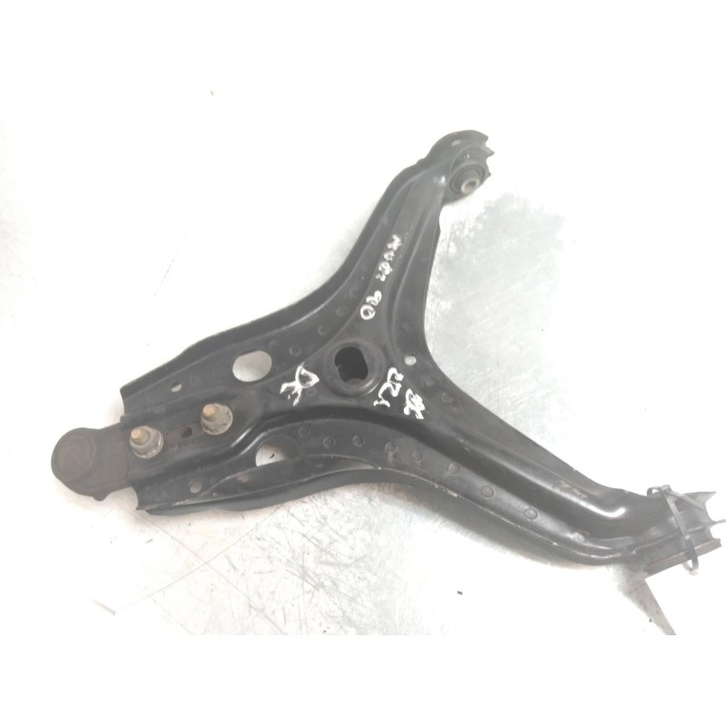 Recambio de brazo suspension inferior delantero derecho para audi 80/90 (893) 90 sport exklusiv referencia OEM IAM   
