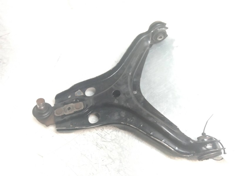 Recambio de brazo suspension inferior delantero izquierdo para audi 80/90 (893) 90 sport exklusiv referencia OEM IAM   