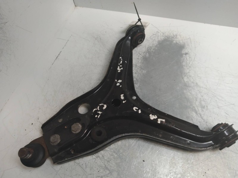 Recambio de brazo suspension inferior delantero derecho para audi 80/90 (893) referencia OEM IAM   