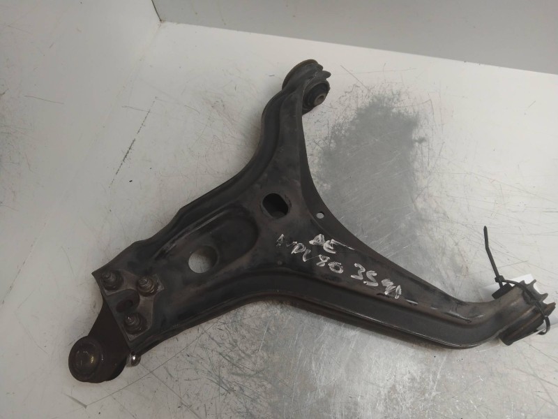 Recambio de brazo suspension inferior delantero derecho para audi 80 2.0 i referencia OEM IAM   