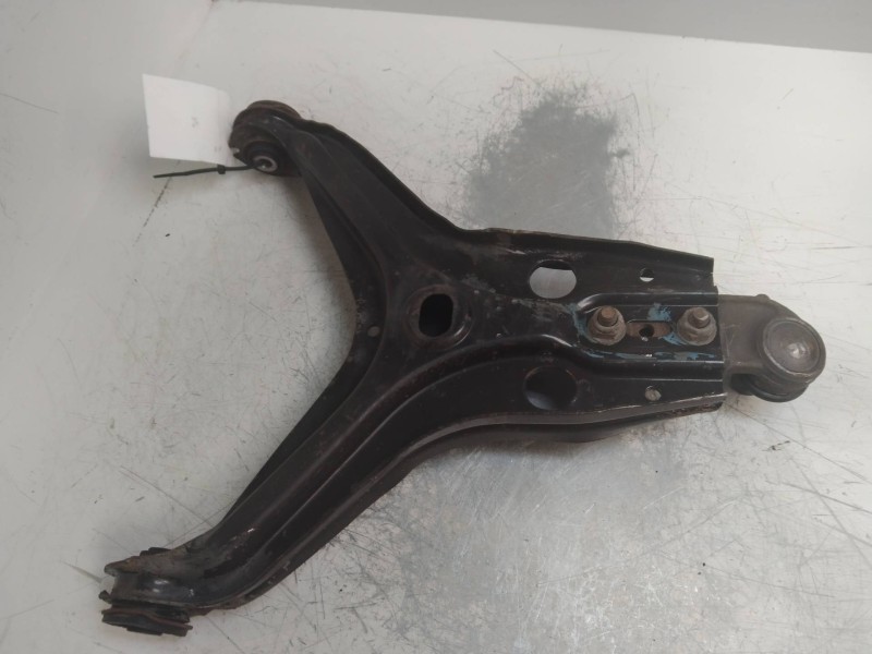 Recambio de brazo suspension inferior delantero derecho para audi 80/90 (893) 80 kamei referencia OEM IAM   