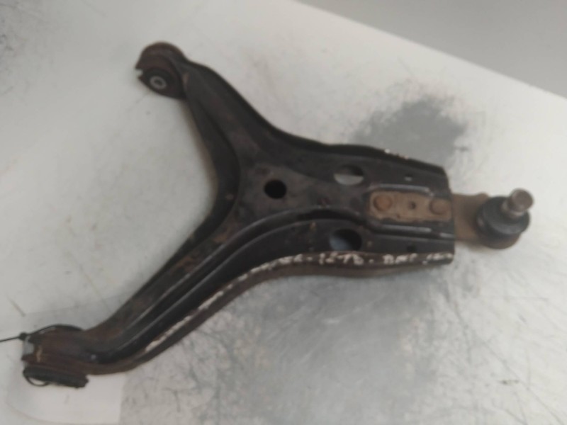 Recambio de brazo suspension inferior delantero izquierdo para audi 80/90 (893) 80 kamei referencia OEM IAM   