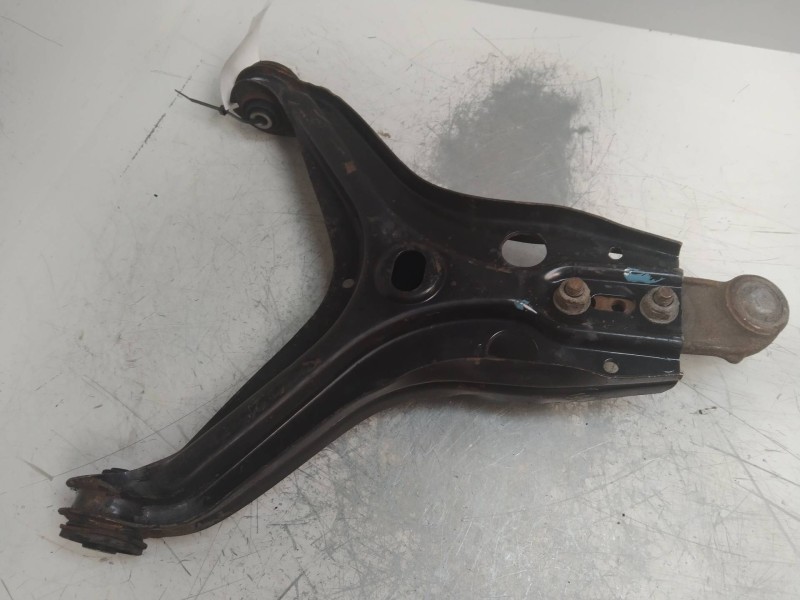 Recambio de brazo suspension inferior delantero izquierdo para audi 80/90 (893) 80 kamei referencia OEM IAM   