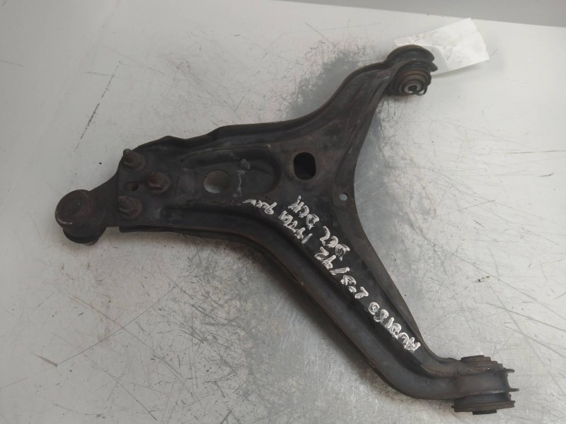 Recambio de brazo suspension inferior delantero derecho para audi 80 1.9 tdi referencia OEM IAM   
