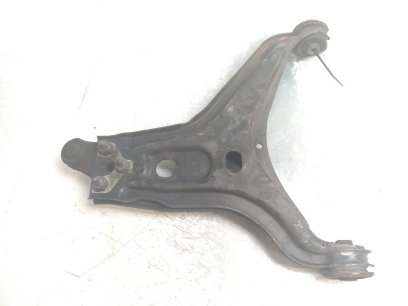 Recambio de brazo suspension inferior delantero izquierdo para audi 80 2.0 i referencia OEM IAM   