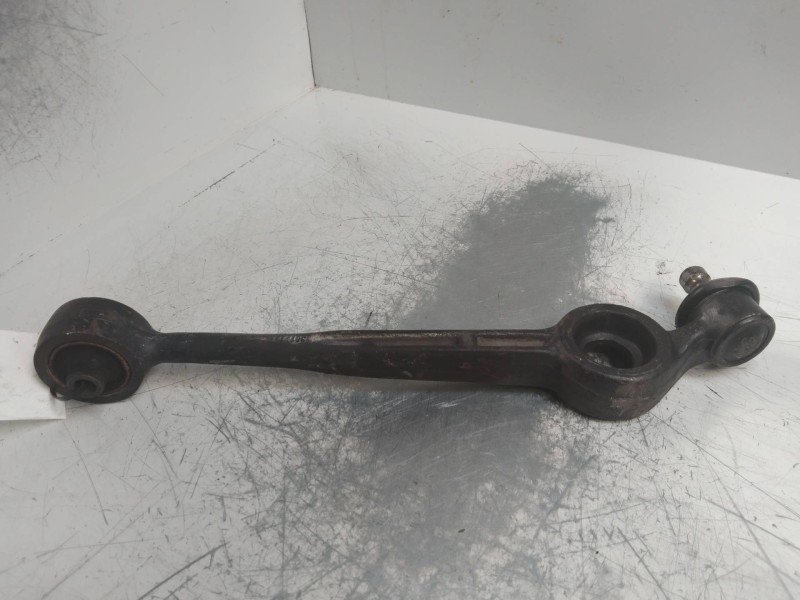 Recambio de brazo suspension inferior delantero izquierdo para audi 100 berlina (443) 2.2 referencia OEM IAM   