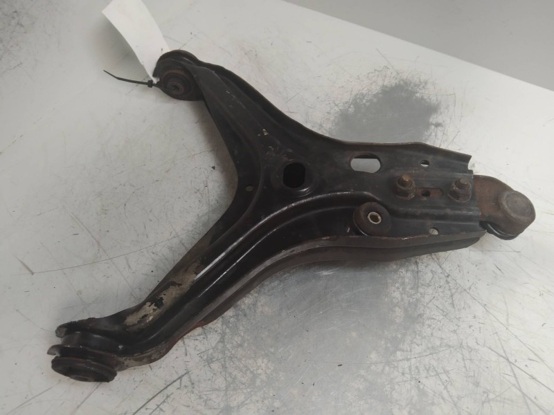 Recambio de brazo suspension inferior delantero derecho para audi 80/90 (893) 80 quattro referencia OEM IAM   