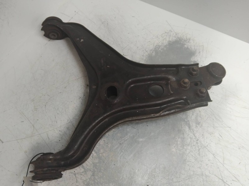 Recambio de brazo suspension inferior delantero derecho para audi coupe (855) 2.2 referencia OEM IAM 895407160  