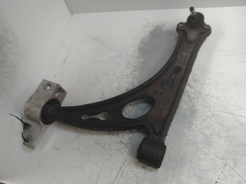 Recambio de brazo suspension inferior delantero izquierdo para audi a3 sportback (8p) 2.0 tdi referencia OEM IAM 1K0407153G  