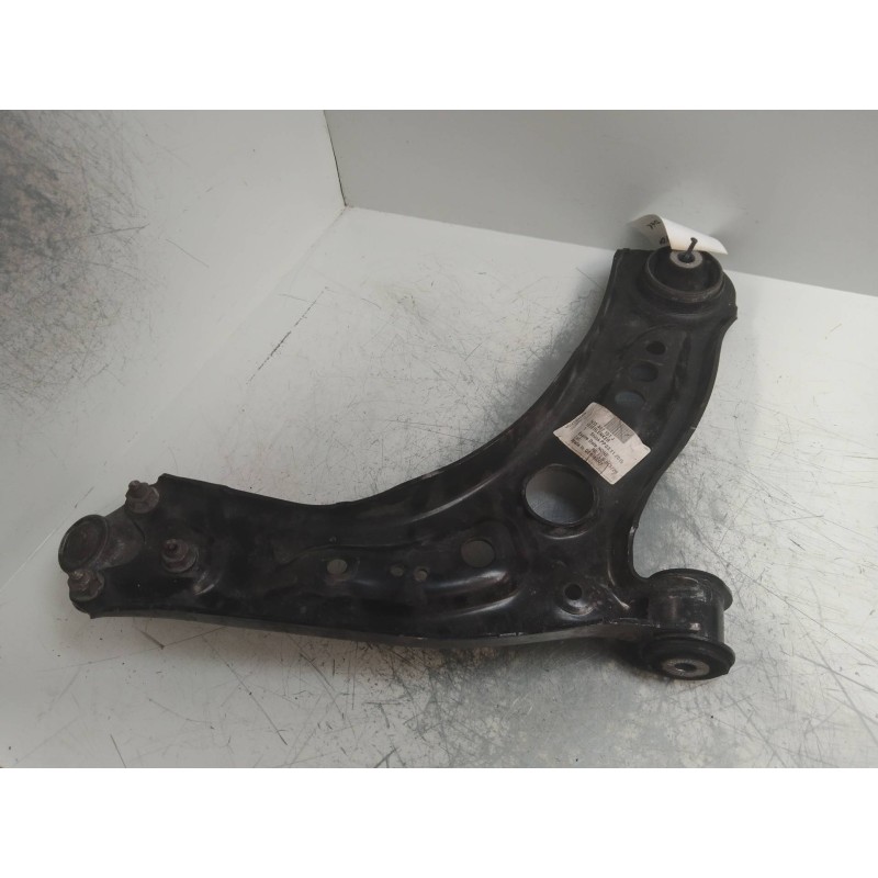 Recambio de brazo suspension inferior delantero izquierdo para audi a3 sportback (8va) attraction referencia OEM IAM 5Q0407151J 