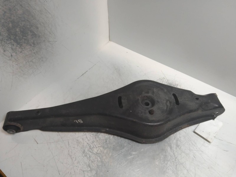 Recambio de brazo suspension inferior trasero derecho para audi a3 (8p) 1.9 tdi referencia OEM IAM   