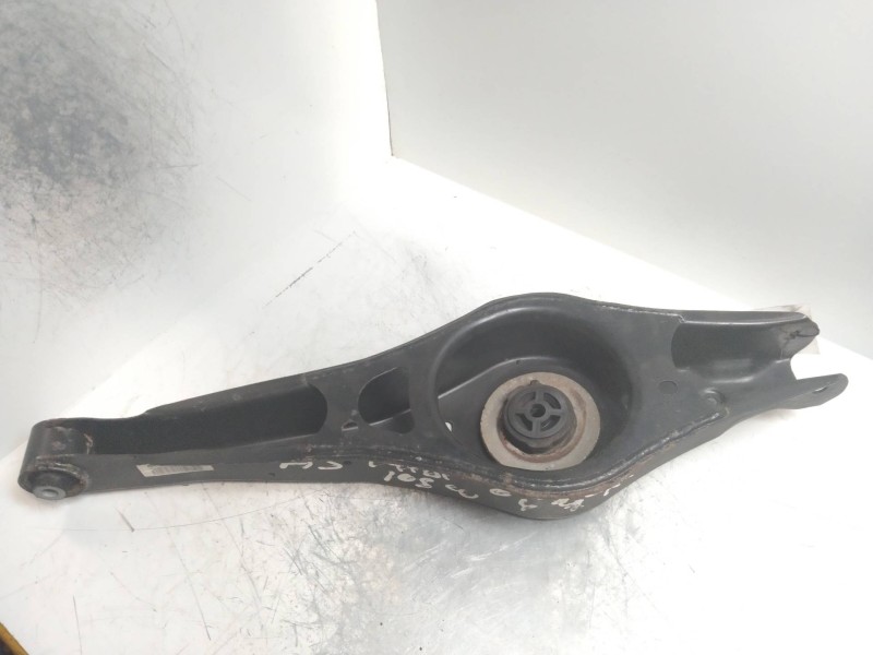 Recambio de brazo suspension inferior trasero derecho para audi a3 (8p) 1.9 tdi referencia OEM IAM    Recambio de brazo suspension inferior trasero derecho para audi a3 (8p) 1.9 tdi referencia OEM IAM