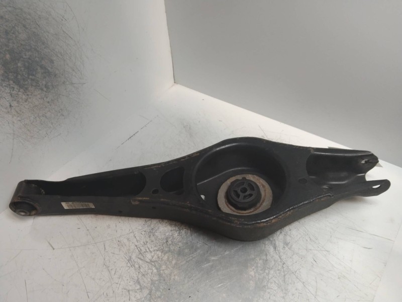 Recambio de brazo suspension inferior trasero izquierdo para audi a3 (8p) 1.9 tdi referencia OEM IAM    Recambio de brazo suspension inferior trasero izquierdo para audi a3 (8p) 1.9 tdi referencia OEM IAM