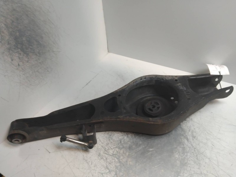 Recambio de brazo suspension inferior trasero izquierdo para audi a3 sportback (8p) 2.0 tdi ambiente (125kw) referencia OEM IAM 