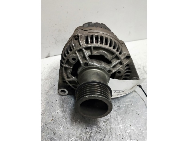 Recambio de alternador para saab 900 berlina 2.0i sek referencia OEM IAM 0123335005  