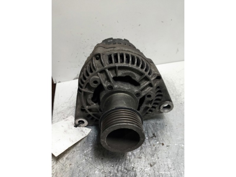 Recambio de alternador para saab 900 berlina 2.0 referencia OEM IAM 0123335005  