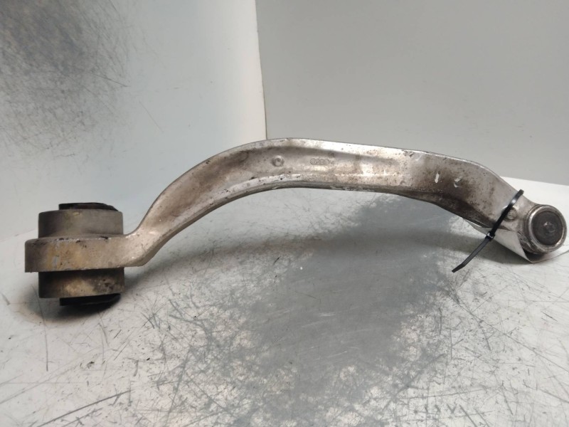 Recambio de brazo suspension inferior delantero izquierdo para audi a4 berlina (b5) 2.5 tdi referencia OEM IAM 4D0407695J  