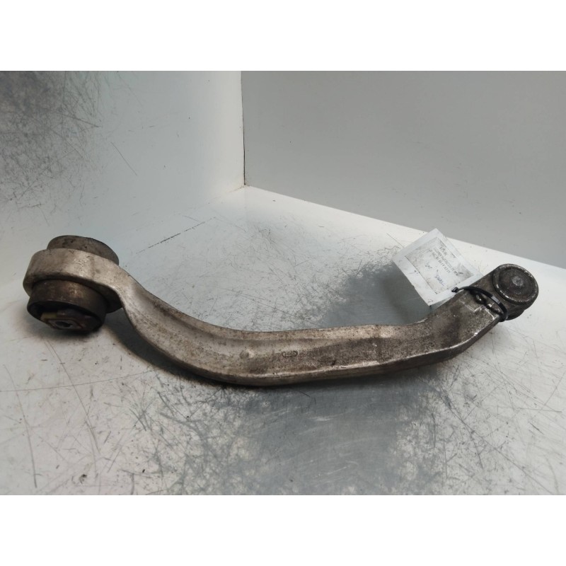 Recambio de brazo suspension inferior delantero derecho para audi a4 berlina (b5) 1.8 referencia OEM IAM 4D0407696J  