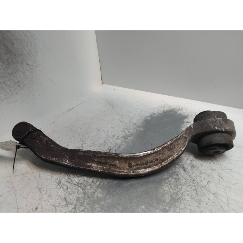 Recambio de brazo suspension inferior delantero izquierdo para audi a4 avant (b5) 1.8 20v turbo referencia OEM IAM 4D0407695J  