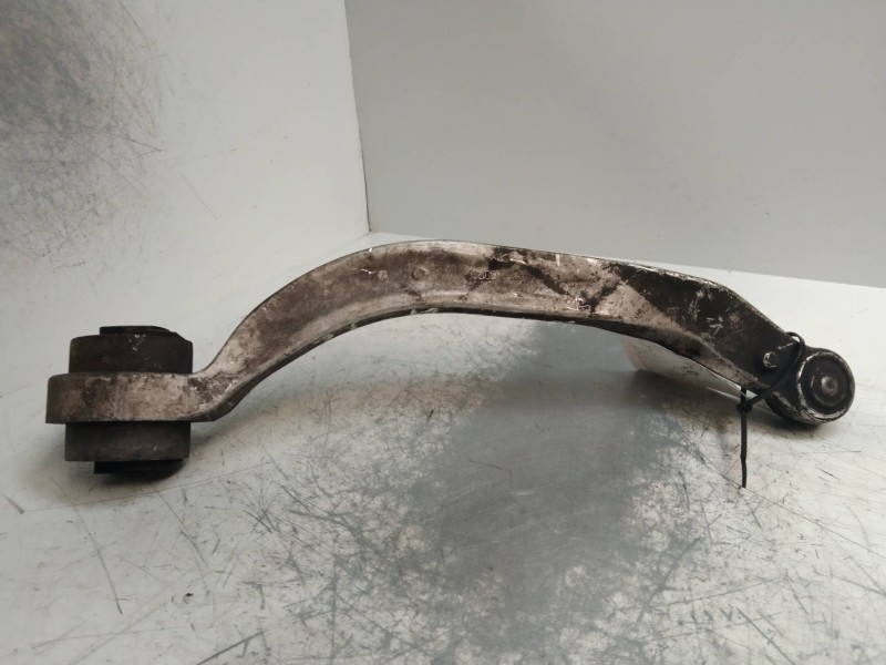 Recambio de brazo suspension inferior delantero izquierdo para audi a4 berlina (8e) 2.0 referencia OEM IAM   