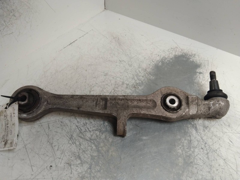 Recambio de brazo suspension inferior delantero izquierdo para audi a4 berlina (8e) 1.8 20v turbo referencia OEM IAM   