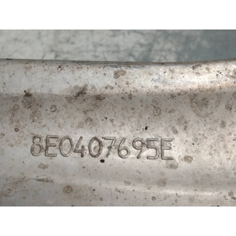 Recambio de brazo suspension inferior delantero izquierdo para audi a4 berlina (8e) 2.0 tdi 16v (103kw) referencia OEM IAM 8E040