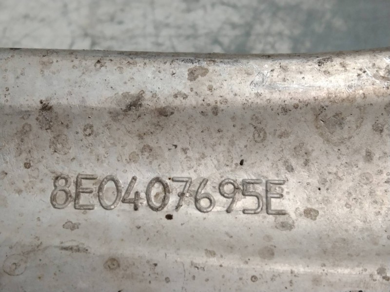 Recambio de brazo suspension inferior delantero izquierdo para audi a4 berlina (8e) 2.0 tdi 16v (103kw) referencia OEM IAM 8E040