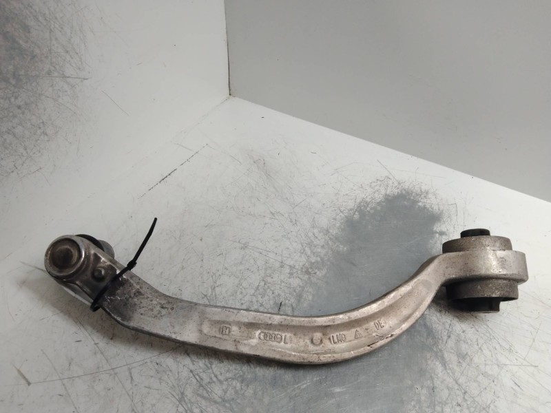 Recambio de brazo suspension inferior delantero izquierdo para audi a4 berlina (8e) referencia OEM IAM 8E0407693AA  