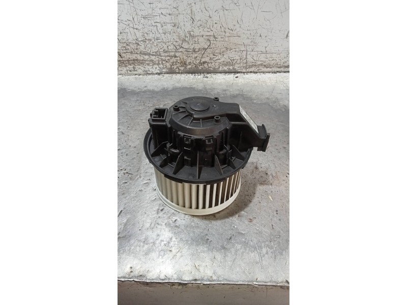 Recambio de motor calefaccion para ford fiesta (ccn) trend referencia OEM IAM 0130115552 VP8E2H18456BB 