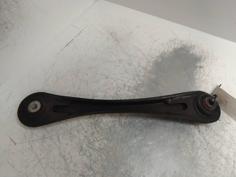 Recambio de tirante trasero izquierdo para audi a4 berlina (8e) 2.5 v6 24v tdi referencia OEM IAM 8E0501529G  