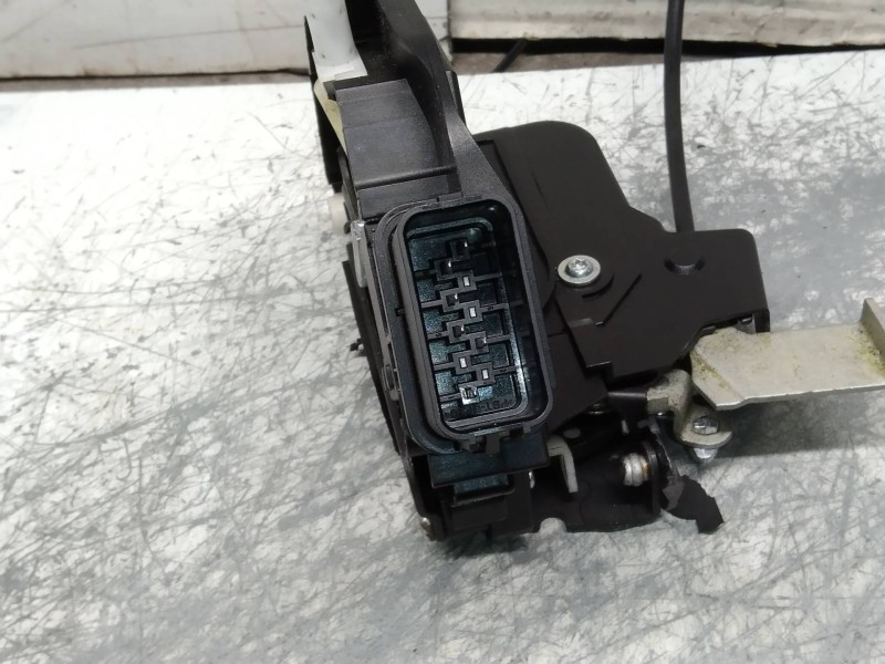 Recambio de motor cierre centralizado trasero izquierdo para ford focus lim. (cb4) trend referencia OEM IAM 4M5AR26413BE  5P