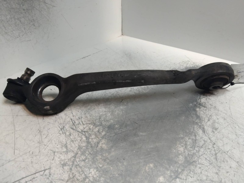 Recambio de brazo suspension inferior delantero derecho para audi a6 berlina (c4) 2.8 referencia OEM IAM 4A0407158B  