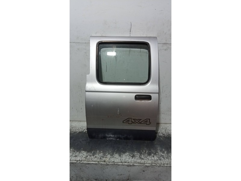 Recambio de puerta trasera izquierda para nissan pick-up (d22) td doble cabina 4x4 referencia OEM IAM   4P