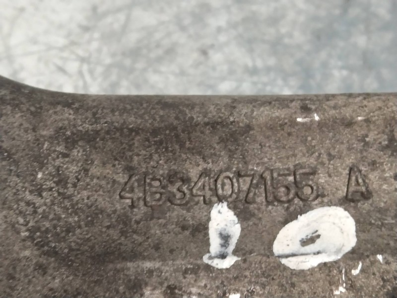 Recambio de brazo suspension inferior delantero izquierdo para audi a6 berlina (4b2) 2.5 tdi quattro referencia OEM IAM 4B340715