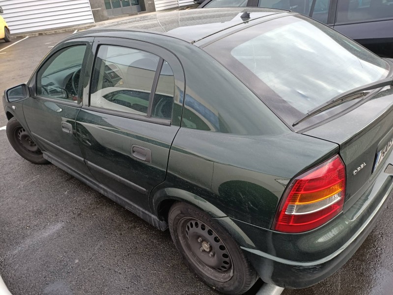 opel astra g berlina del año 2002