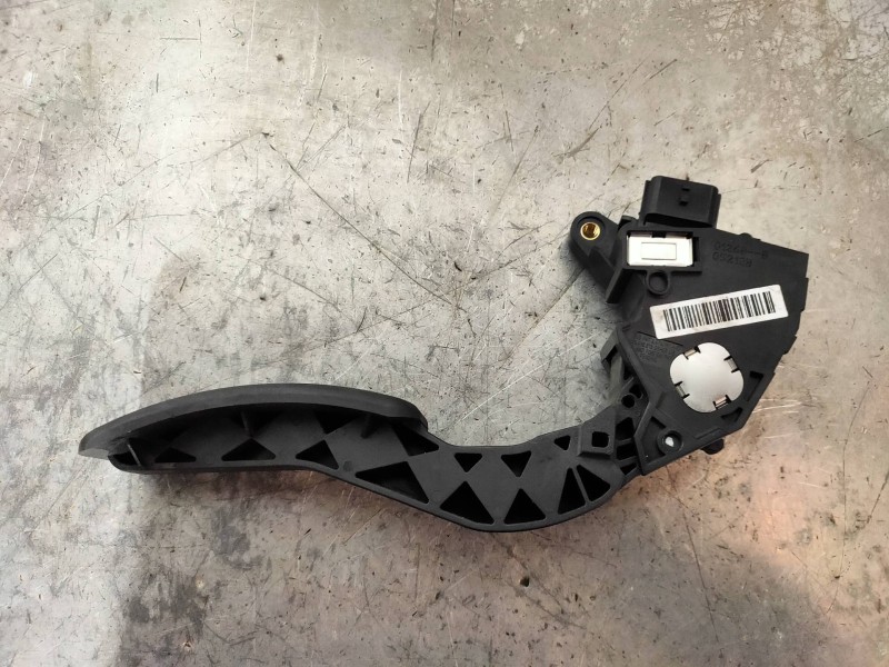 Recambio de potenciometro pedal para renault megane iii berlina 5 p style referencia OEM IAM 180020022R  CTS