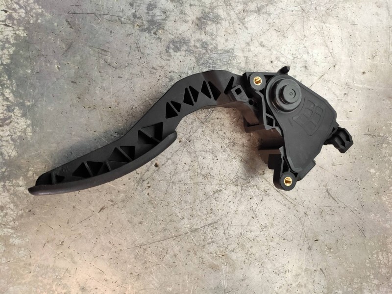 Recambio de potenciometro pedal para renault megane iii berlina 5 p style referencia OEM IAM 180020022R  CTS