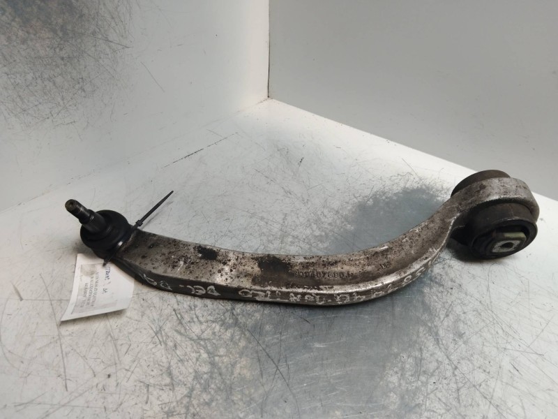 Recambio de brazo suspension inferior delantero derecho para audi s8 (d2) 4.2 v8 32v referencia OEM IAM 4D0407696J  
