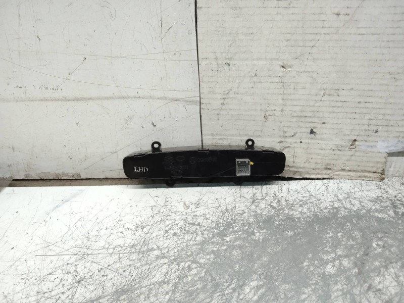 Recambio de pantalla multifuncion para kia carnival ii 2.9 cdri executive referencia OEM IAM 945104D000  