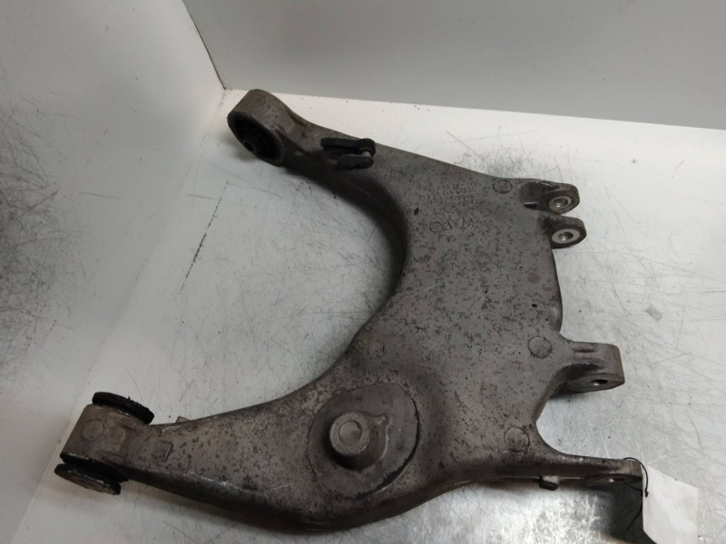 Recambio de brazo suspension inferior trasero izquierdo para audi a8 (d2) 3.7 referencia OEM IAM 4D0511515H  