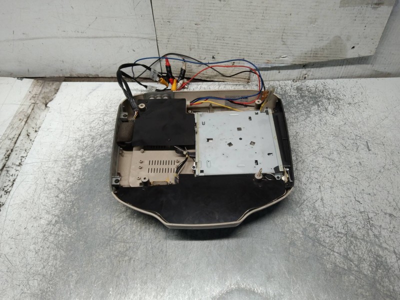 Recambio de pantalla multifuncion para kia carnival ii 2.9 cdri executive referencia OEM IAM   