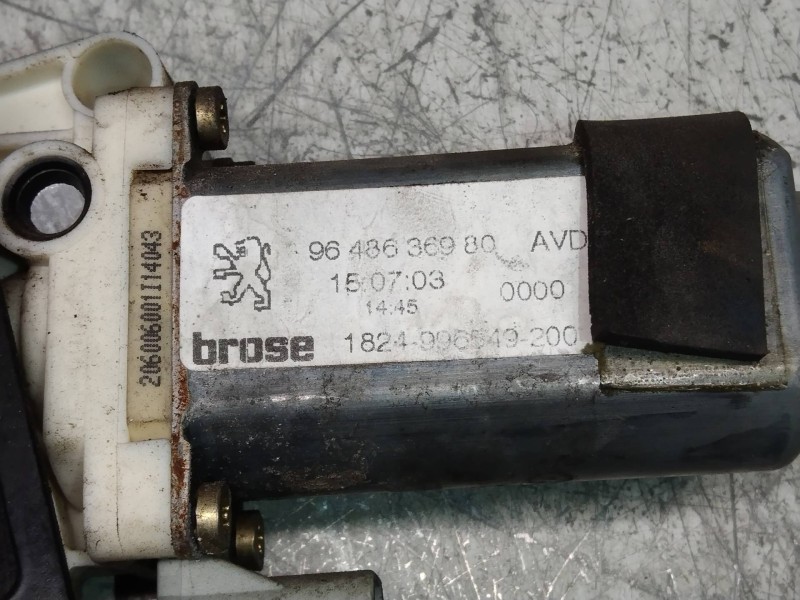 Recambio de elevalunas delantero derecho para peugeot 206 cc cc referencia OEM IAM 9648636980  2P