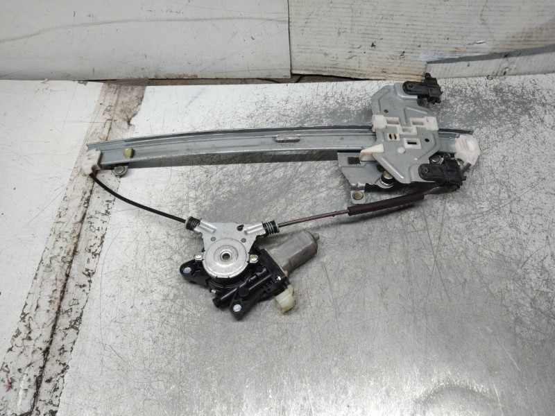 Recambio de elevalunas trasero derecho para kia carnival ii 2.9 cdri executive referencia OEM IAM 824604D020 2621003590 5P